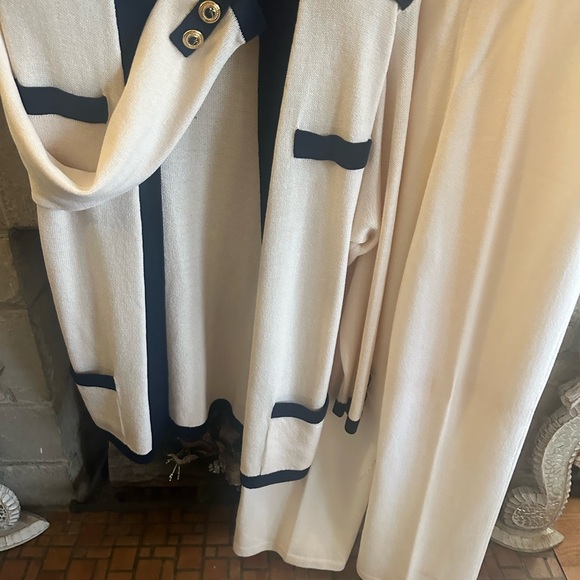 St. John vintage crème and black pants cardigan set large - Picture 2 of 11